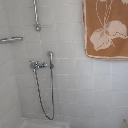 Elerin Apartment *